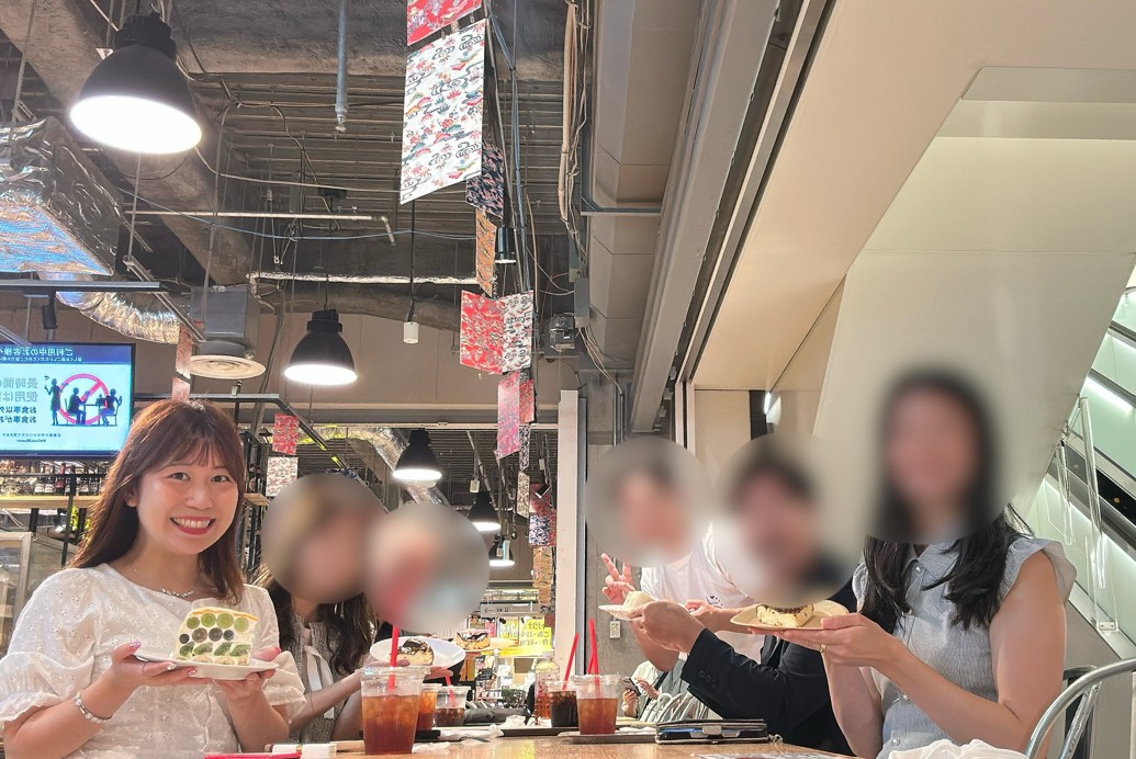大阪梅田のルクア大阪で開催したケーキを楽しむカフェ友づくり交流会の集合写真