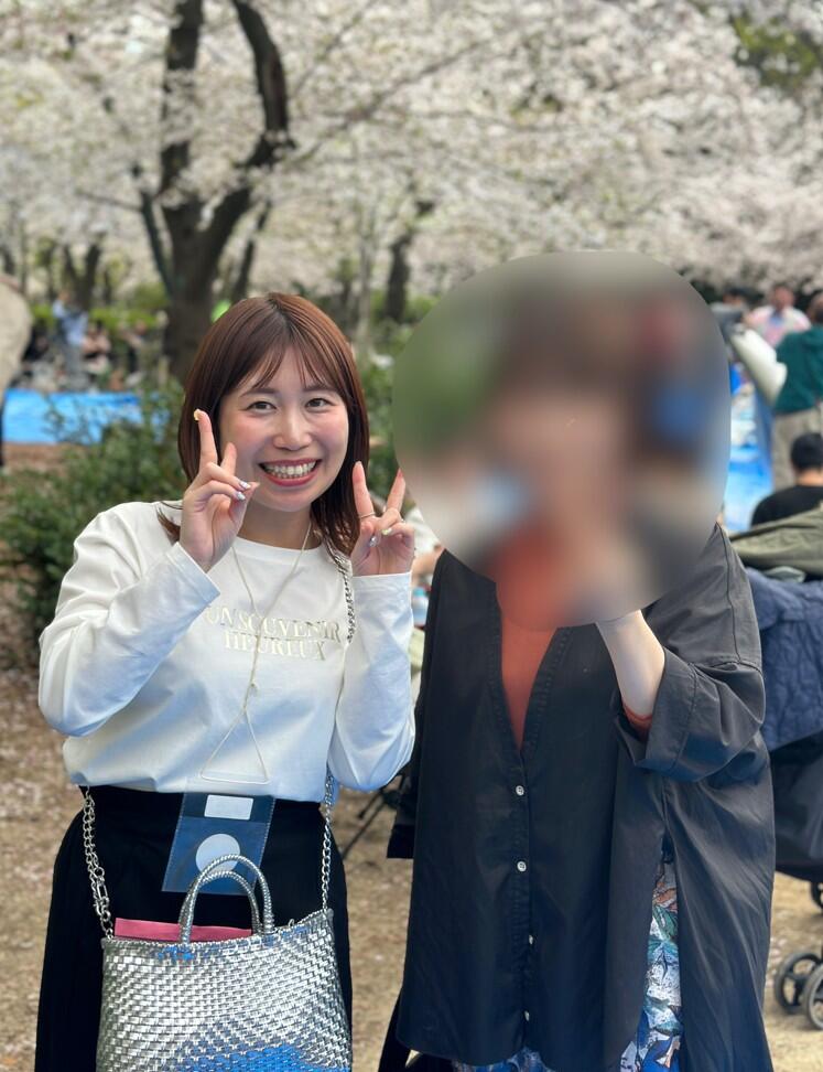 大阪交流会OneCafeで笑顔で交流する様子
