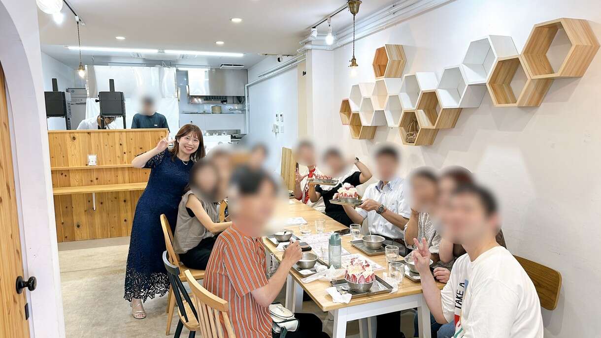 大阪天神橋のかき氷食べ比べ交流会に参加した皆さんの集合写真